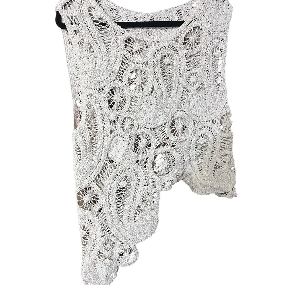 Beautiful Ecru Paisley Lace Asymmetrical Crochet Sleeveless Top